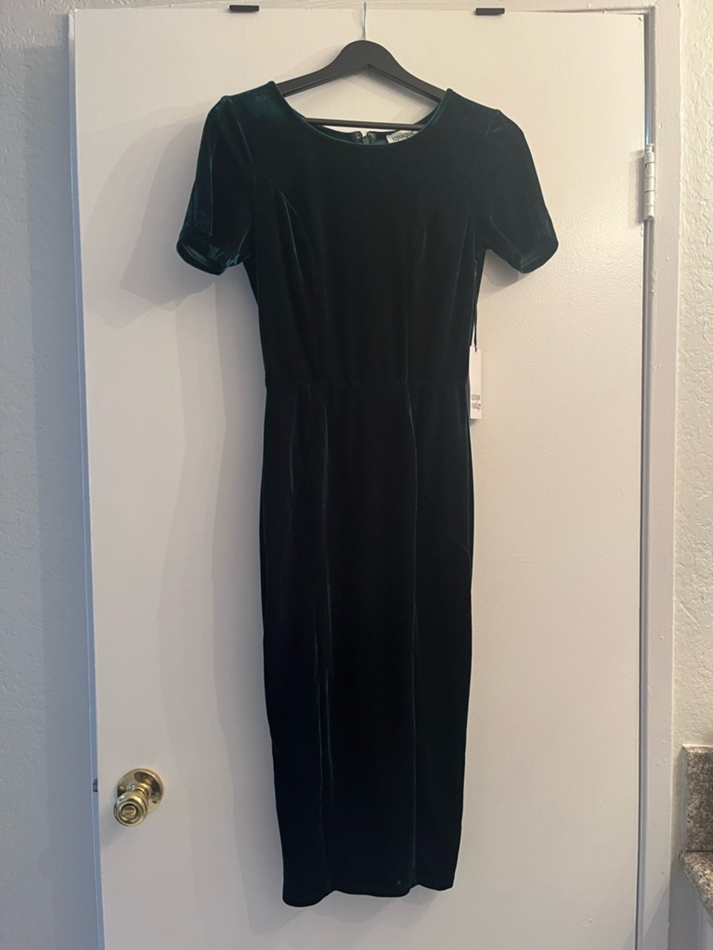 Unique Vintage Emerald Green Velvet Midi Dress